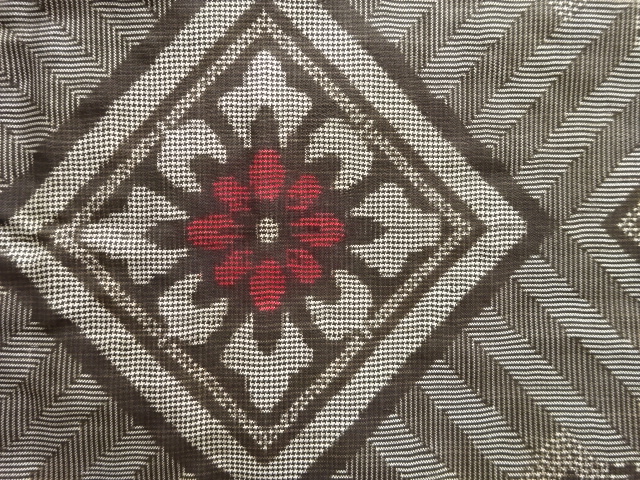 JAPANESE KIMONO / ANTIQUE KIMONO / SILK / DORO OSHIMA TSUMUGI / WOVEN FLORAL CREST